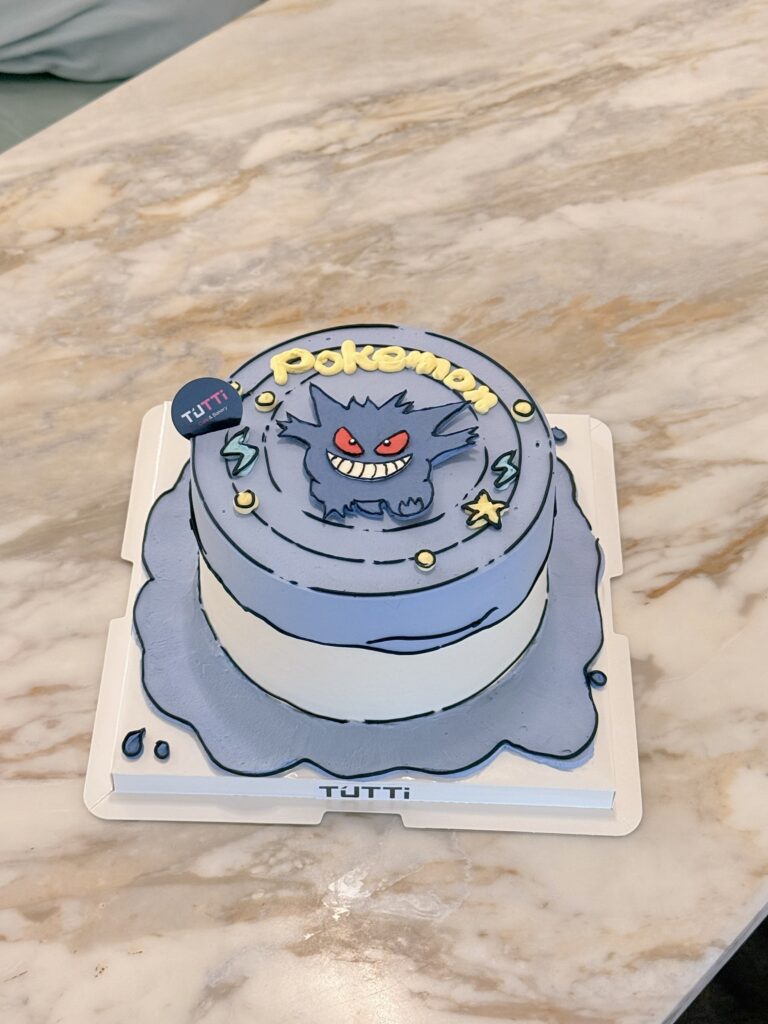紫色怪兽卡通生日蛋糕