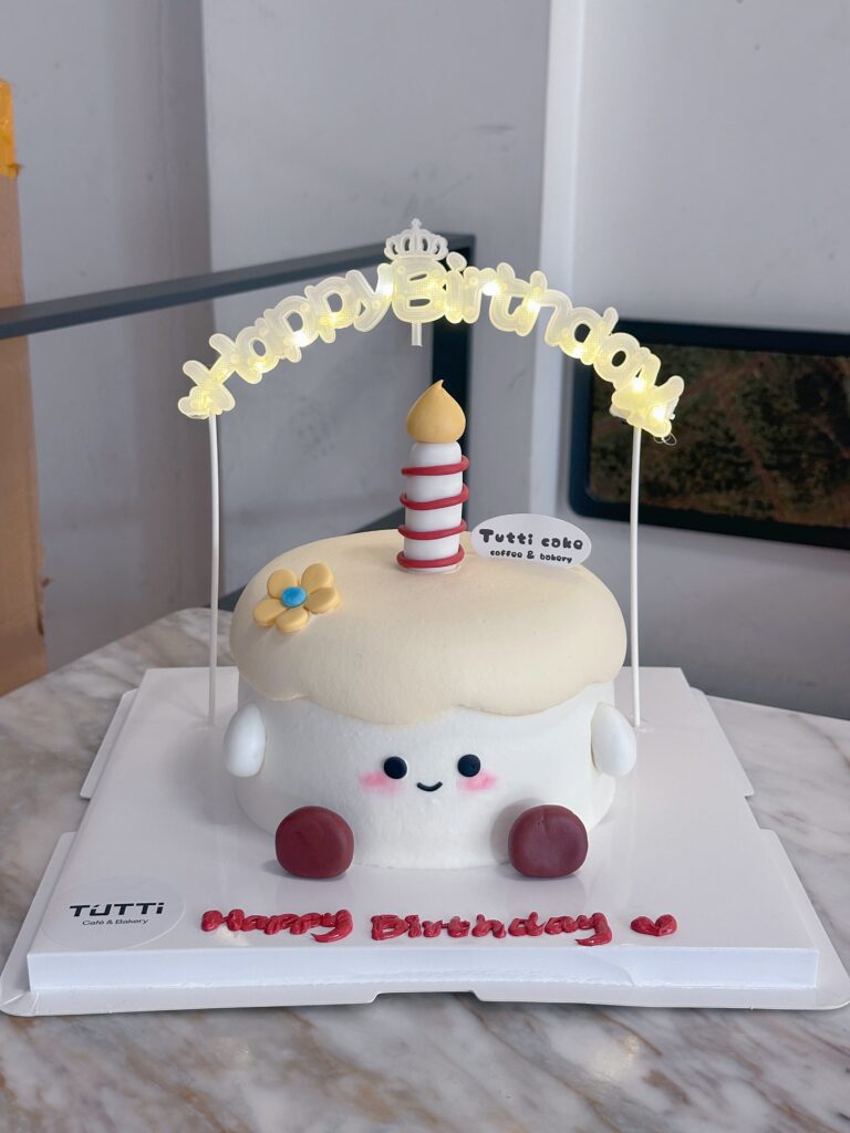 彩虹云朵小熊生日蛋糕