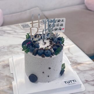 蓝莓奥利奥生日蛋糕
