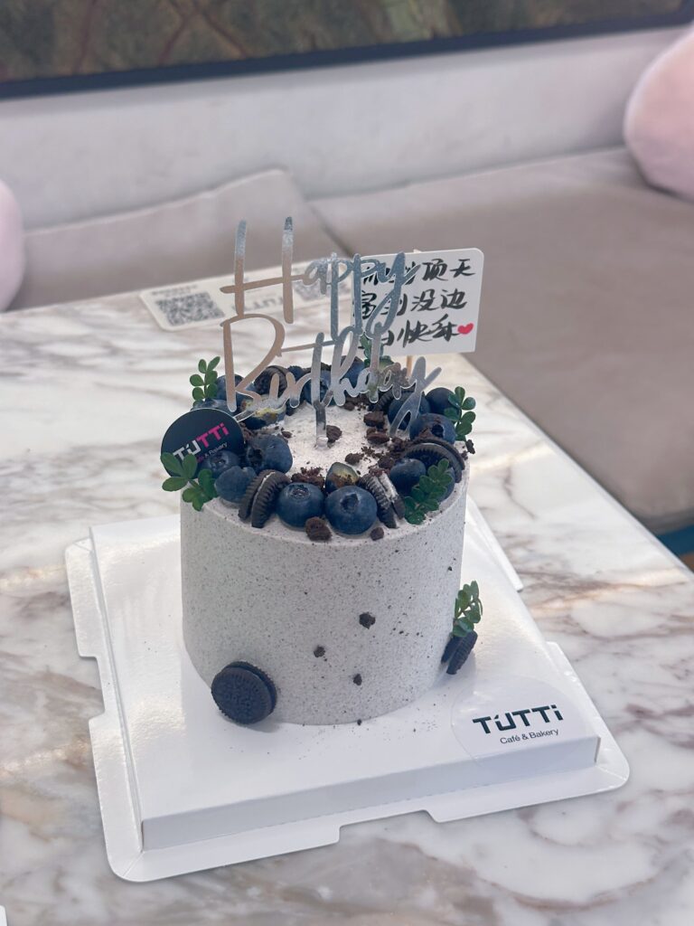 蓝莓奥利奥生日蛋糕