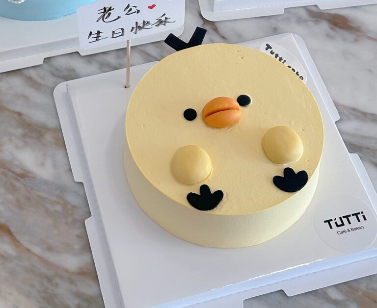 小黄鸭卡通蛋糕