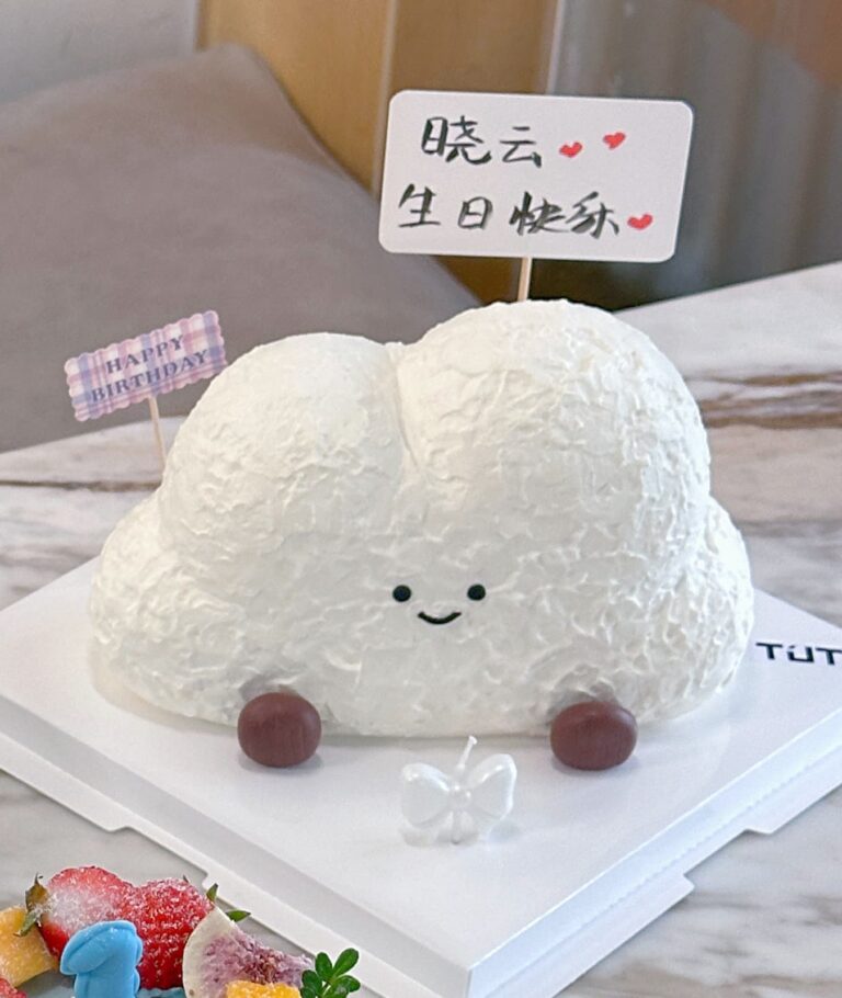 云朵造型蛋糕