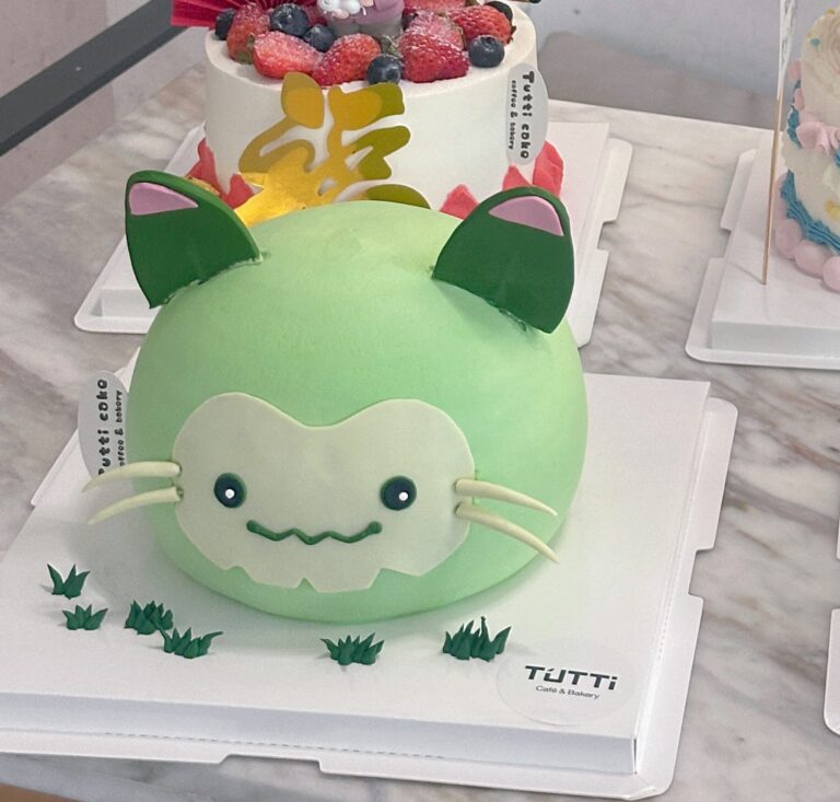 绿色猫咪卡通蛋糕