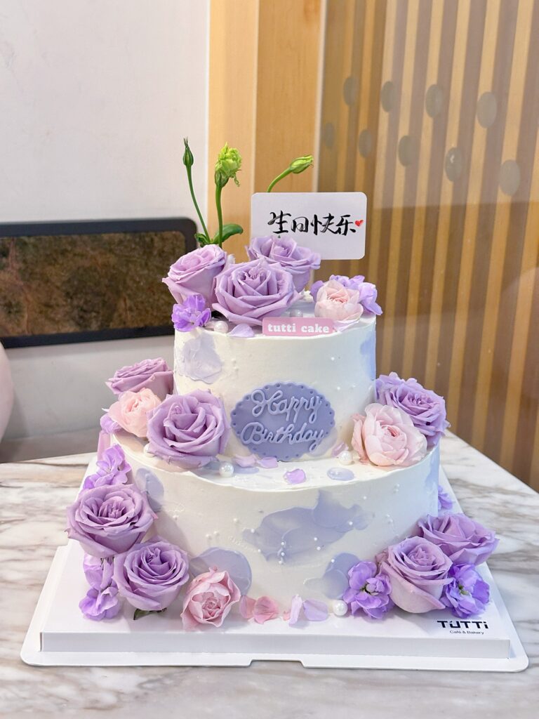 紫色花园双层生日蛋糕