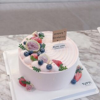 莓果花环生日蛋糕