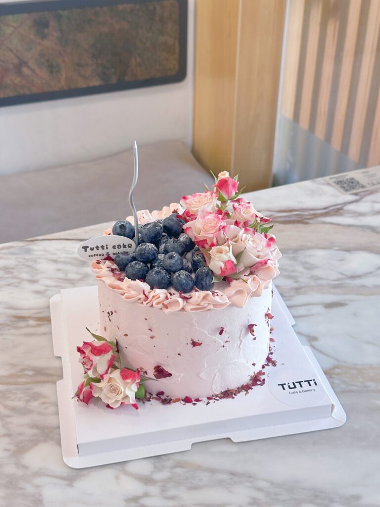 蓝莓花园生日蛋糕
