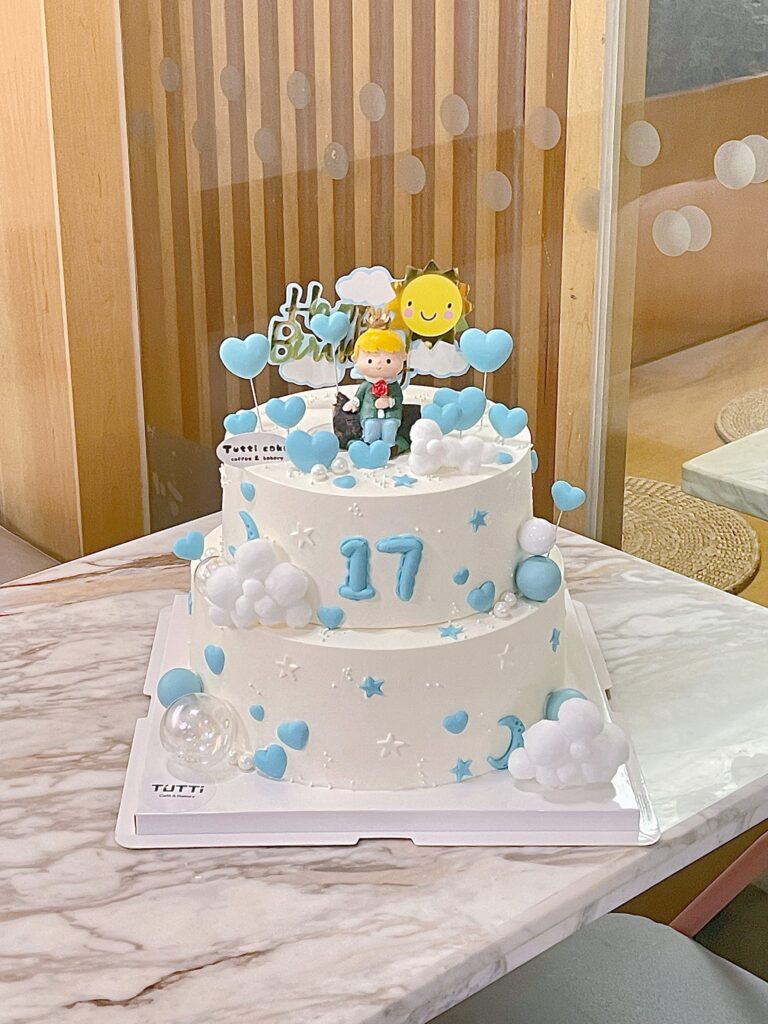 蓝色星球双层生日蛋糕