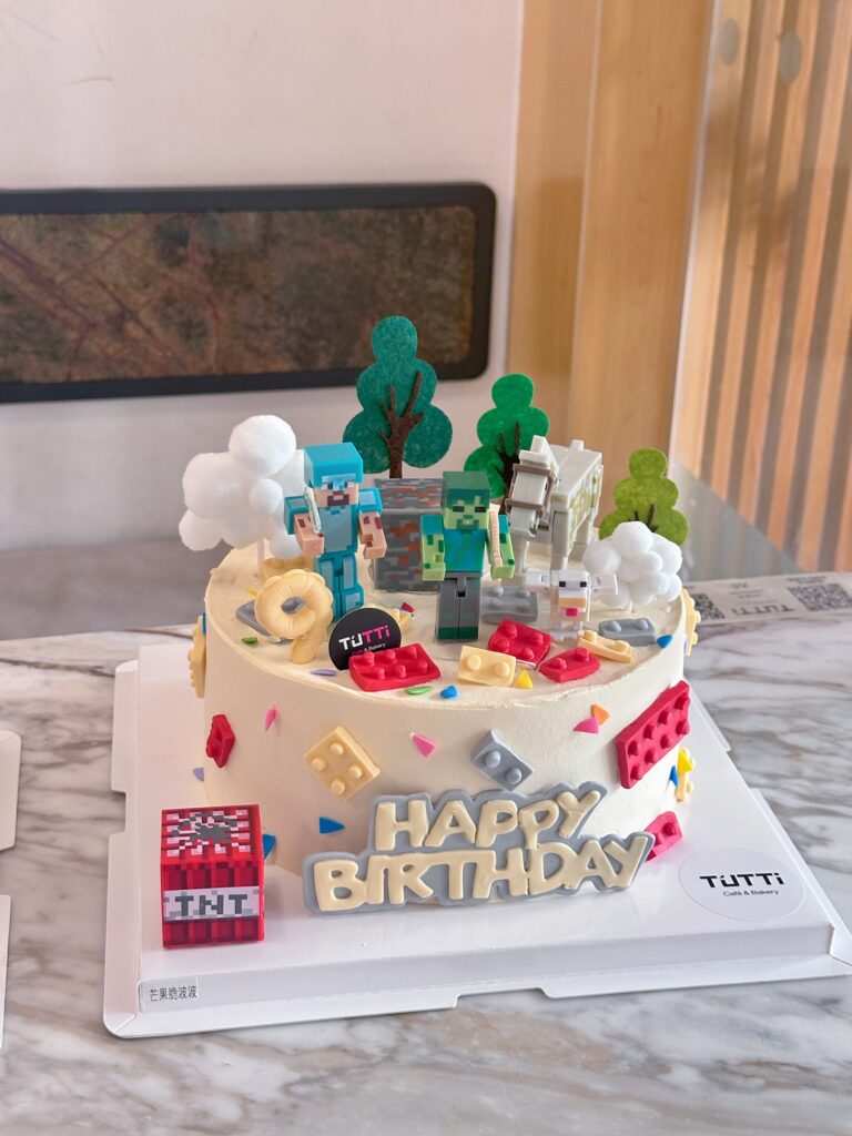 汽车积木生日蛋糕