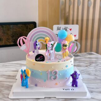 彩虹玩偶生日蛋糕