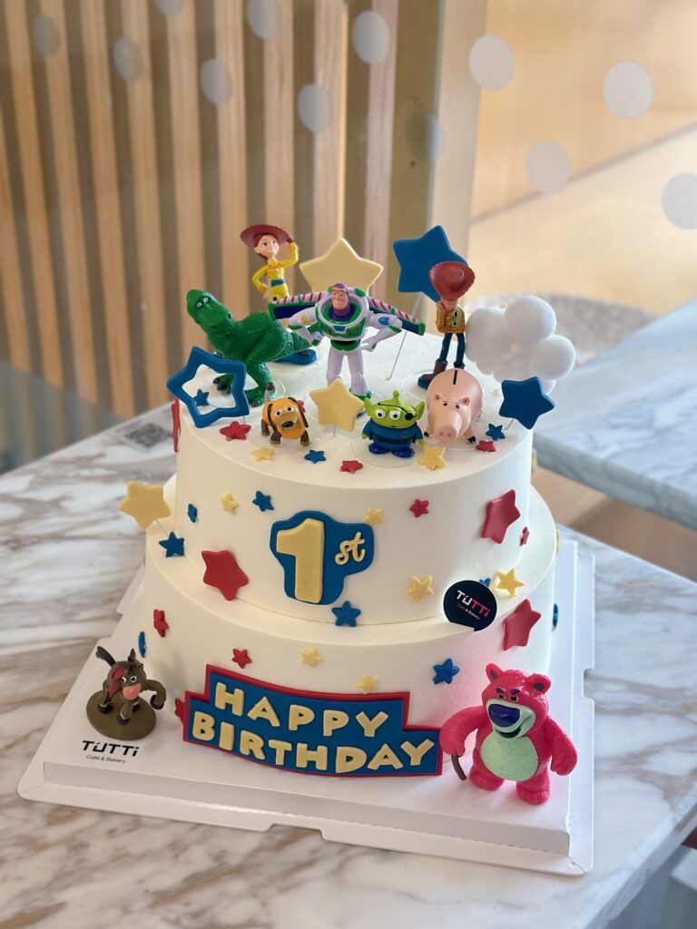 双层生日蛋糕 01